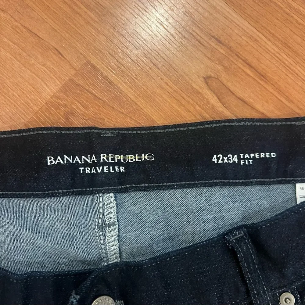 NWOT Banana Republic Men's traveler jeans taper fit size 42x34 dark wash - Picture 6 of 12